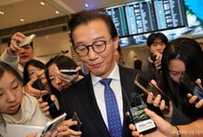 '부산시장 유력후보' 전재수 사퇴에...與 "무고 땐 더 큰 정치인 될 것"