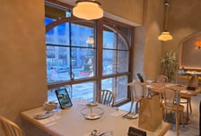 청계천 성탄절 트리보며 이태리 미식을…CJ푸드빌 야심작 '올리페페' 가보니[리얼로그M]