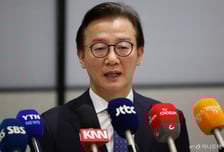 '통일교 의혹'에 전재수 '사퇴', 정동영 등 與전원 '부인'…野 "특검해야"