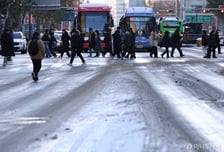 "퇴근하니 새벽" 눈 폭탄 공포가 또?…12일 10cm '펑펑', 제설 고삐