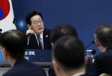 세종 찾은 이재명 대통령, 비서실장에 "훈식이형, 땅 산 것 아녀?"