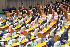 '가맹사업법' 국회 통과… 업계 "경영위축"