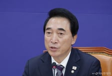 與 "통일교 관련 민주당 명단 우후죽순...명확한 근거 없는 물타기"