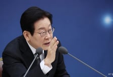 [속보]이재명 대통령 "우주청 발사체, 매년 한번씩 쏴야…투자 준비하라"