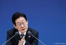 [속보]이재명 대통령 "방송인지 편파 유튜브인지 의심되는 경우 꽤 있어"