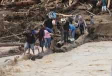 이재민 120만명, 사망자 1000명 넘어...인도네시아 덮친 최악의 폭우