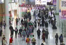 日 여객수, 올해도 '역대 최다' 기록 쓸듯...'대지진' 우려는 변수