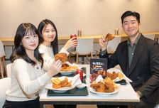 구내식당에도 '깐부치킨 세트'..현대그린푸드, 110여곳에 단체급식