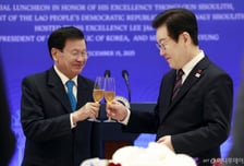 [속보]이재명 대통령, 라오스 주석 만나 "인프라·핵심광물에 교육 협력도 추진"