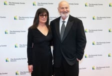 '미저리' 감독 부부 자택서 흉기 찔려 사망...용의자는 '아들'