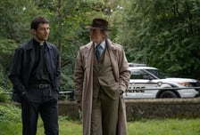 돌아온 '나이브스 아웃', 추리영화 팬들을 위한 최고의 성탄절 선물