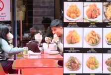 치킨 '한 마리' 대신 '그램(g)'…중량 표시제 첫날, 뭐가 달라지나