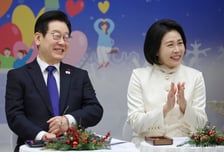 [속보]이재명 대통령, '기부·나눔' 행사서 "작은 정성 모이면 큰 정성된다"