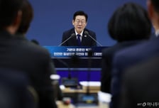 이재명 대통령 "업무보고, 넷플릭스보다 재밌다는 설"…좌중 폭소