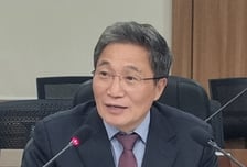 이학재, 자진사퇴론 일축..."책갈피 달러 전수조사 불가능...세관 업무"