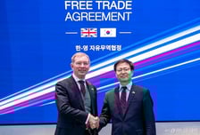 영국 車 관세 10% 벽 낮아졌다…현대차그룹 전동화 전략 탄력