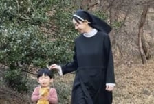 "카리나, 자기 난로까지 양보"…변우석 아역 어머니가 공개한 미담