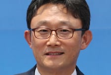 '30년 KT맨' 박윤영, 새 대표이사 최종후보로
