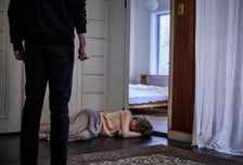 80대 어머니 때려 숨지게 한 50대子, "도주 우려"… 결국 구속