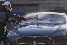 "봄에 샀으면 2배"…최고가 테슬라, '무인차'로 쓴 반전 드라마