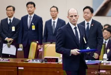 김범석 의장 빠진 '맹탕 청문회'...미국인 CEO "내가 한국 쿠팡 책임자"