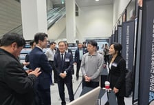 농협은행과 함께 외환 서비스 개발…스위치원, 중기부 장관상 수상