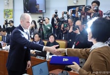 與 "4개 상임위 참여 '쿠팡 연석 청문회' 준비…국정조사는 준비만 한 달"