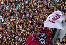 [단독]편의점 1위 '전초전'..잠실야구장 운영권 GS25 또 웃었다