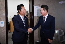 정청래 만난 정원오 성동구청장 "먼길 가기 위한 채비 단단히"