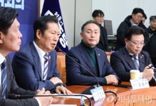 與정청래 "좌지우지 공천권?…우리는 공천혁명·선거혁명 시작한다"