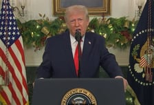 "엉망진창 美, 바로잡아"… 지지율 바닥친 트럼프의 셀프 칭찬