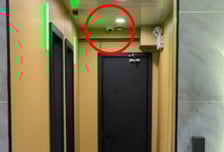 문짝 없는 화장실, 눈앞에 CCTV가 떡하니..."용변 보는것 감시?" 황당