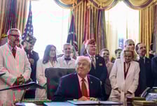 美연방공무원 성탄절 닷새 연휴…트럼프 잇단 선심성 정책 발표