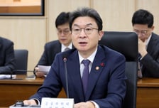 이억원 위원장 "연 3~6%대 저금리 서민금융상품 새롭게 공급"