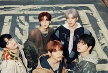 [더벨]큐브엔터 '나우즈', 빌보드 올해의 K-POP 곡 선정