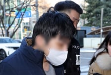 모친 둔기 살해 후 "제가 멍청해서"...20대 남성 구속 송치