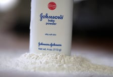 "J&amp;J 베이비파우더 썼다가 암 걸려"…미국서 970억 배상 평결