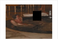 빌 클린턴, 여성과 욕조에..."성범죄 피해자" 엡스타인 파일 열렸다