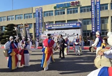 "기본소득 15만원씩 준다" 이삿짐 싸서 우르르...'이 지역' 전입신고 급증