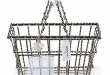 "마트 장바구니 아니야?"…경매서 2억원 낙찰, 알고 보니 샤넬백