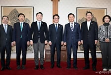 김민석 총리 "오늘 당정, 석유화학 구조 개편 논의…부동산시장 점검"