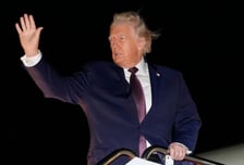 성탄 종전 밀어붙이는 트럼프… "美, 러우 3자회담 제안"