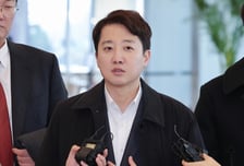 이준석 부른 김건희특검… 尹부부 동반기소 임박