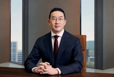 구광모 LG 회장 "변곡점에 선 지금, 기존 방식 넘는 새 혁신 필요"