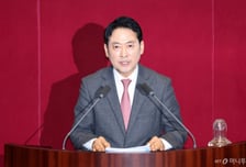 "조희대 관여 삭제"vs "다수결 만능 아냐"…여야, 내란재판부법 놓고 격돌