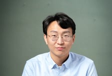 햇반·두유 포장서 뺀다…식품업계, '사생활 논란' 정희원 교수 손절