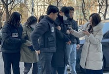 "치매 증상" 또 부모 살해...사라진 마을회관, 학대 받는 노인들