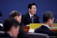 대통령의 北신문 개방 주장...與박지원 "반공교육" 野권영세 "때가 왔다"