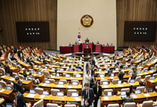 내란전담재판부 설치법 문턱…법조계에선 '문제 소지 여전' 지적