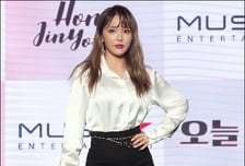 홍진영, '주사 이모'와 찍은 사진에 "12년 전, 기억도 안나" 의혹 부인